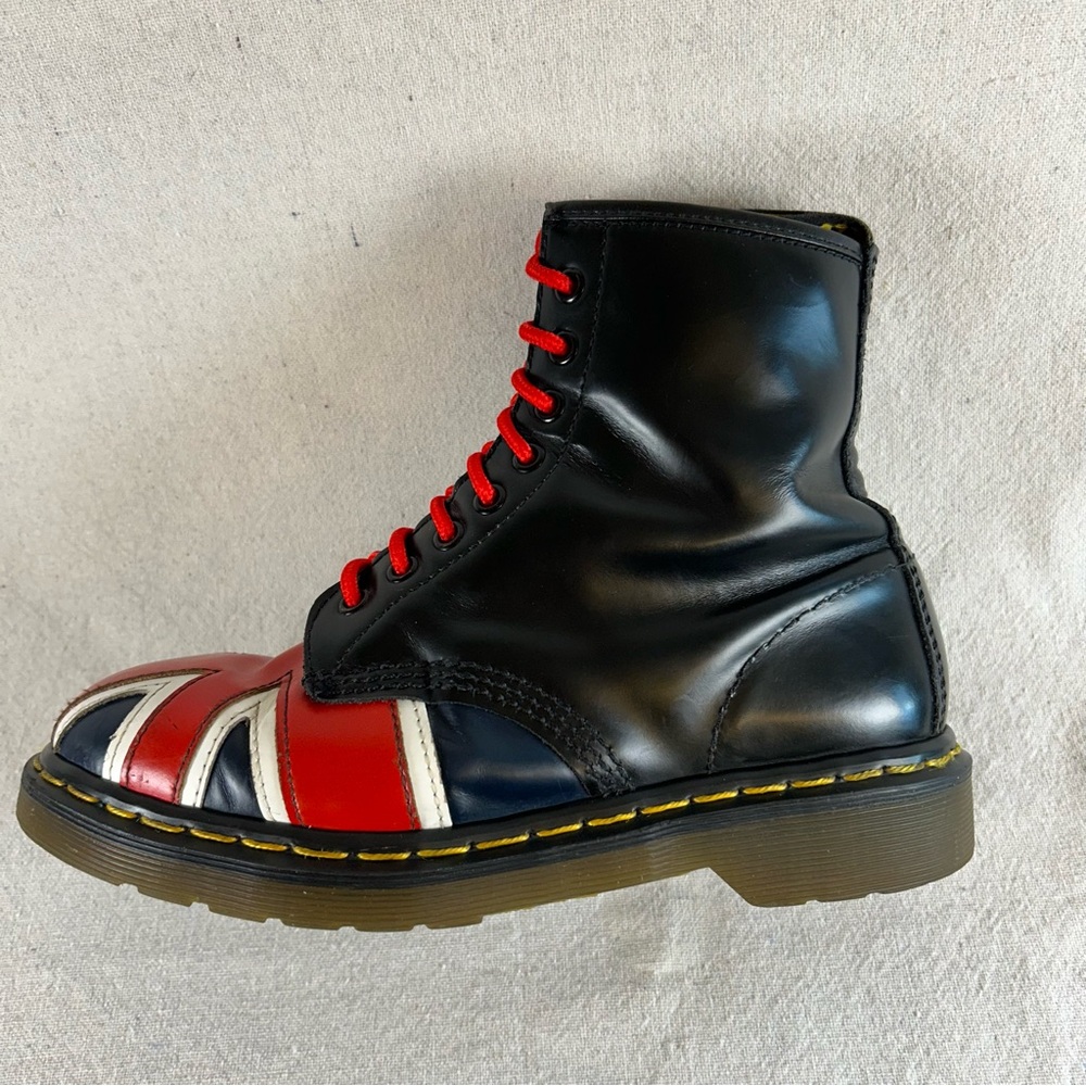 Dr. Martens 6UK (8US Women) Black VINTAGE UNION JACK Boots Made in England - Picture 8 of 16